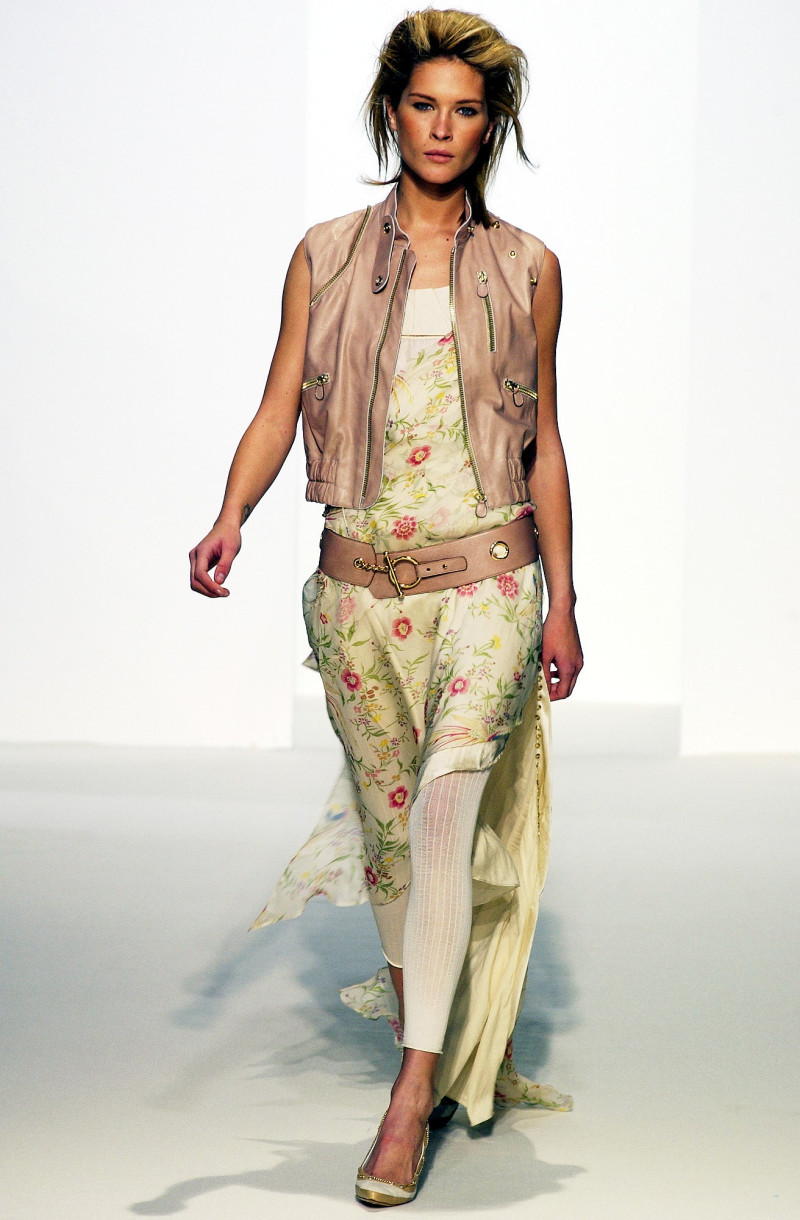 Marni fashion show for Spring/Summer 2003