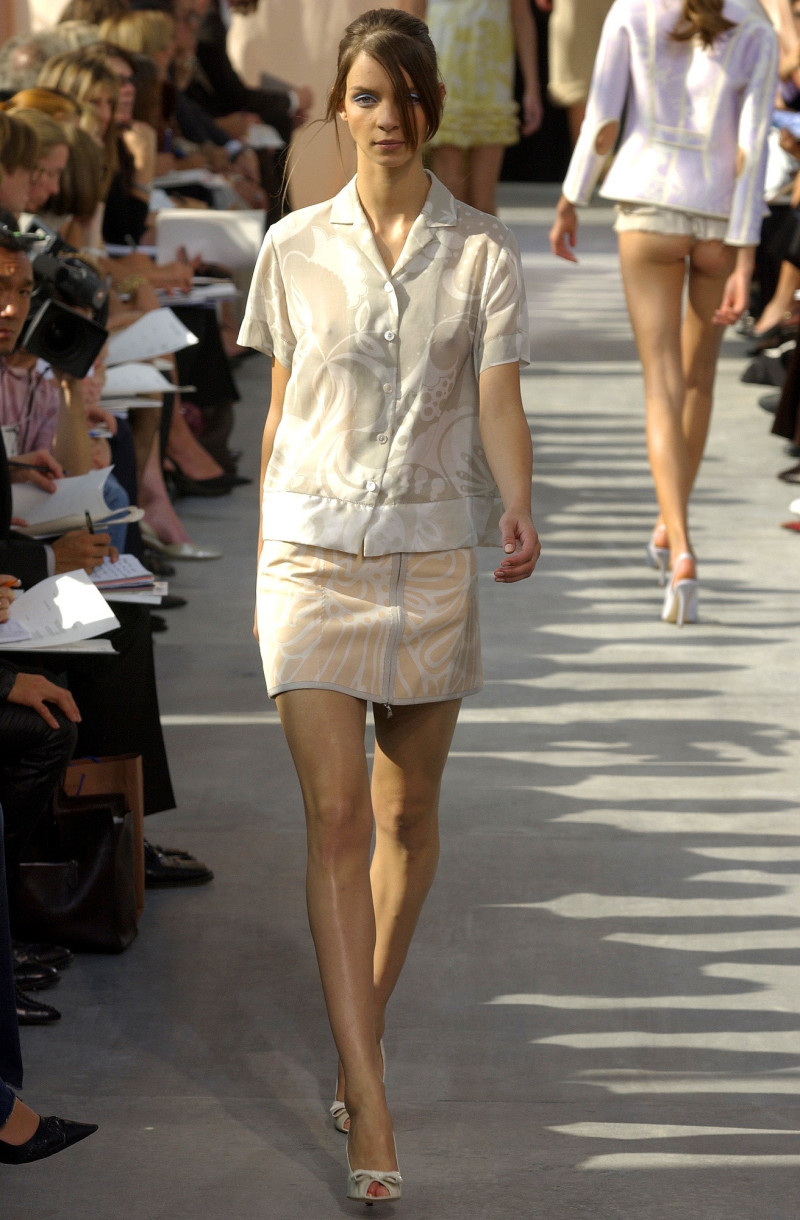 Louis Vuitton fashion show for Spring/Summer 2003