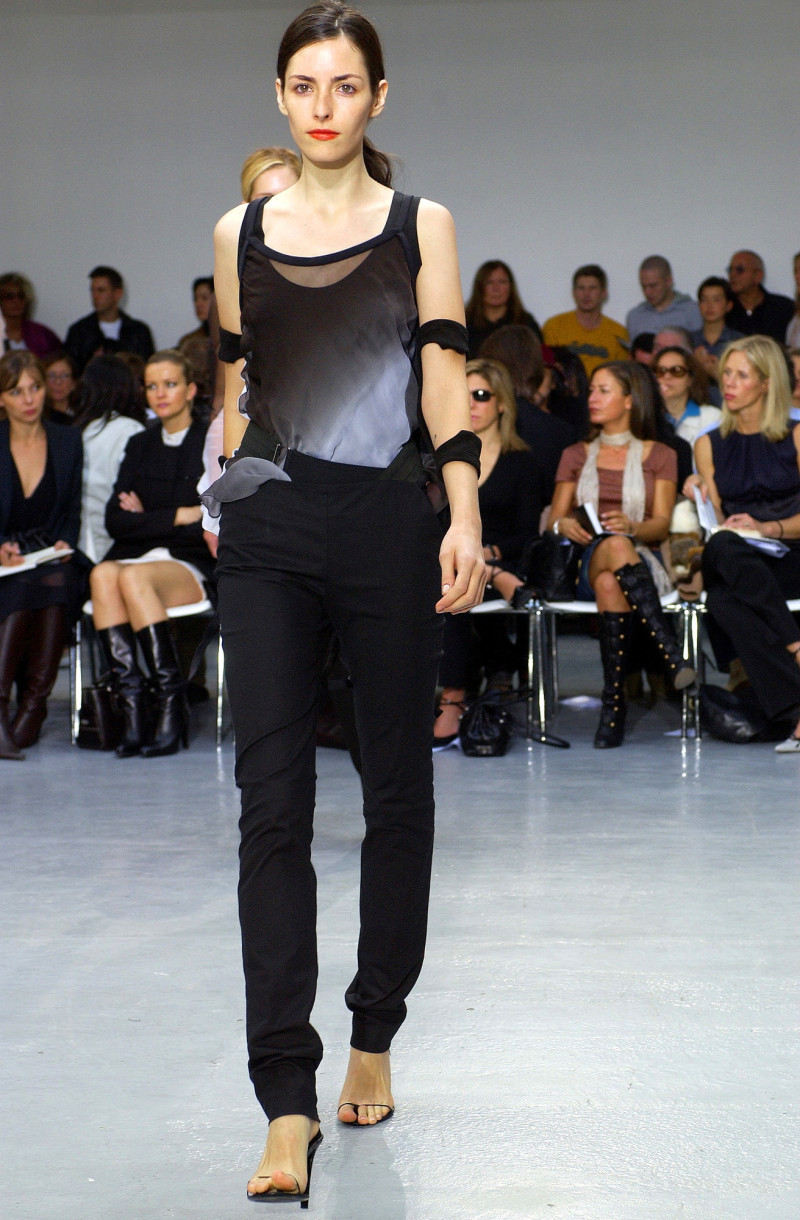 Helmut Lang fashion show for Spring/Summer 2003