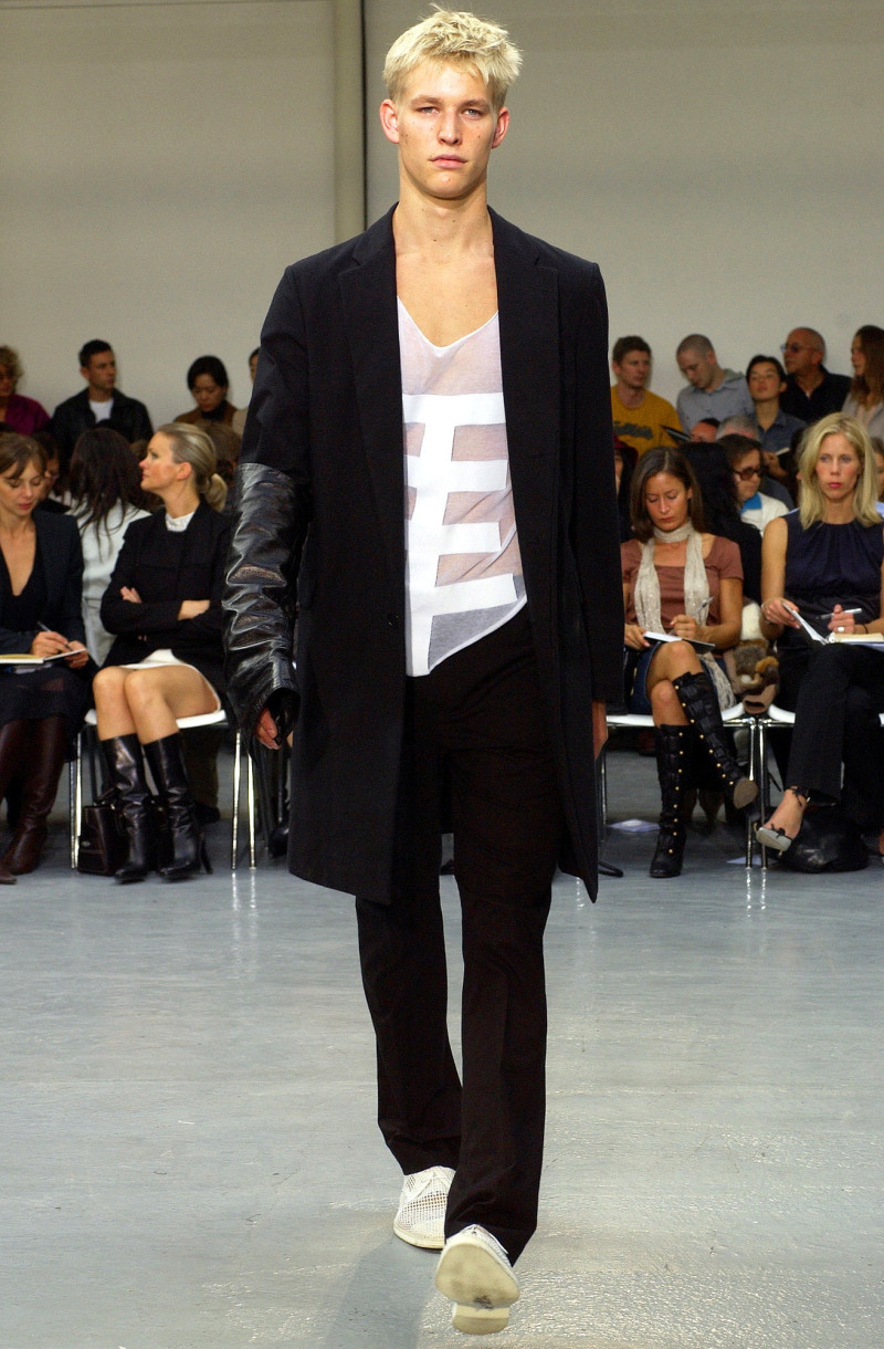 Helmut Lang fashion show for Spring/Summer 2003
