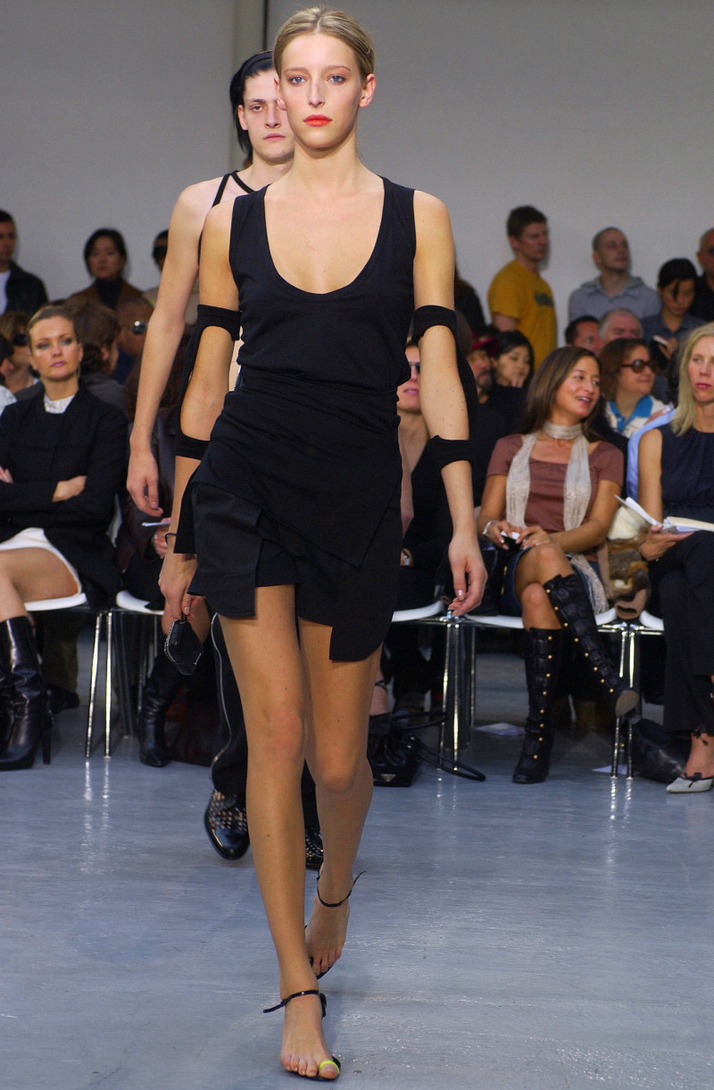 Helmut Lang fashion show for Spring/Summer 2003