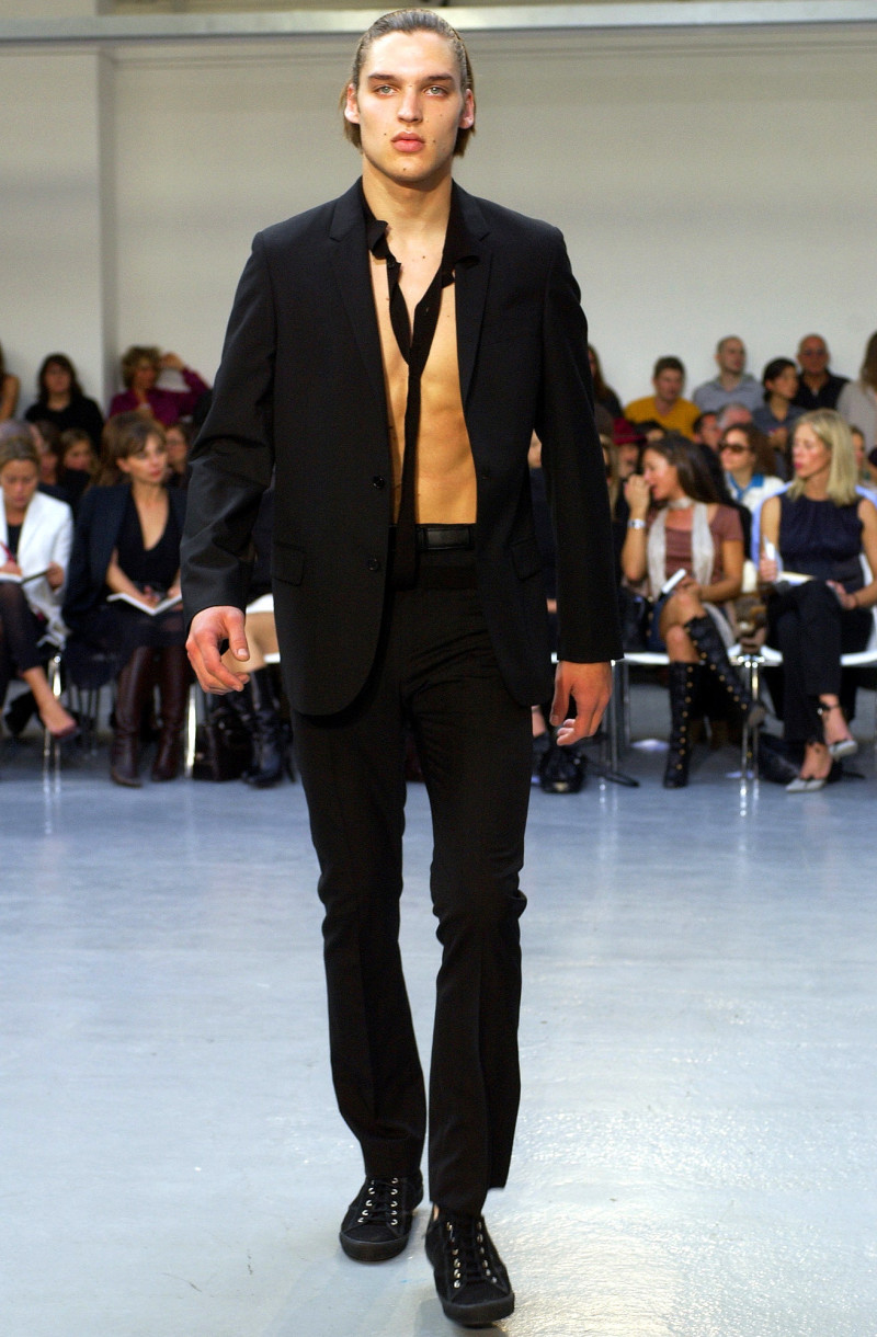 Helmut Lang fashion show for Spring/Summer 2003