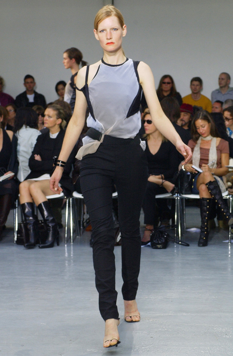 Helmut Lang fashion show for Spring/Summer 2003