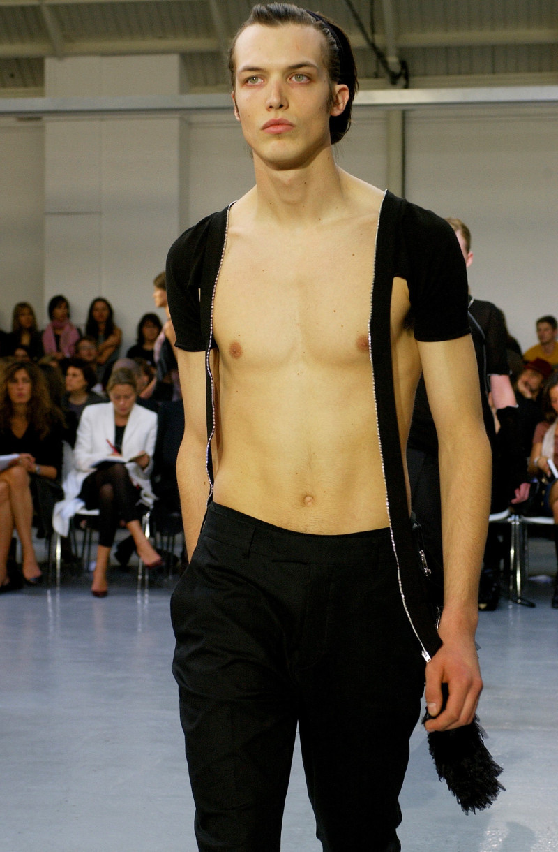 Helmut Lang fashion show for Spring/Summer 2003