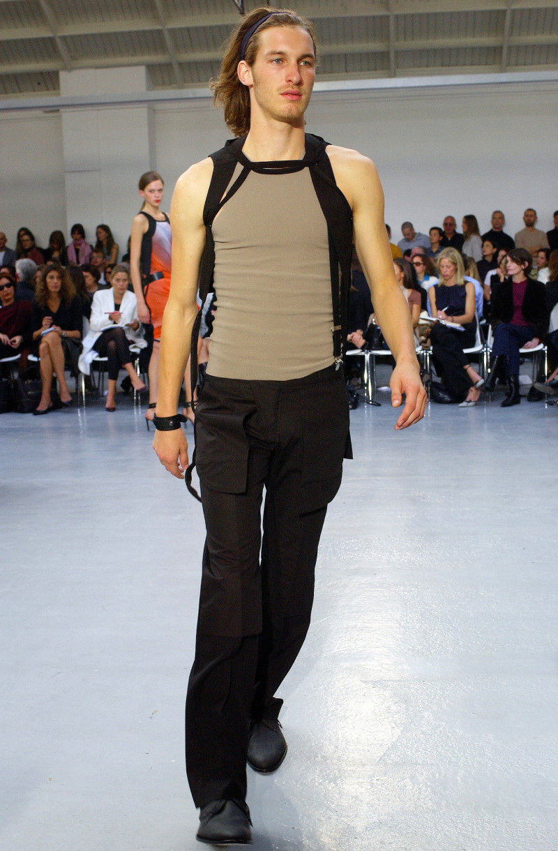 Helmut Lang fashion show for Spring/Summer 2003