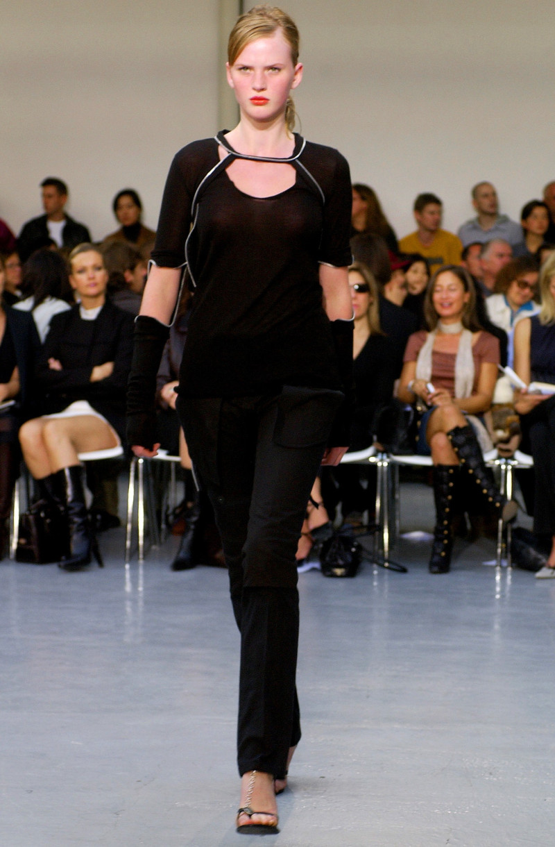 Helmut Lang fashion show for Spring/Summer 2003