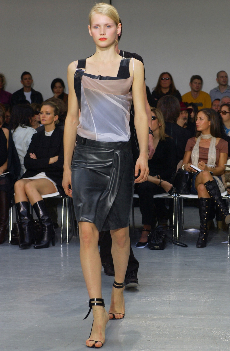 Helmut Lang fashion show for Spring/Summer 2003