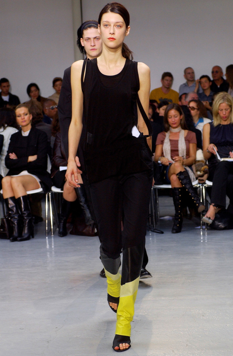 Helmut Lang fashion show for Spring/Summer 2003