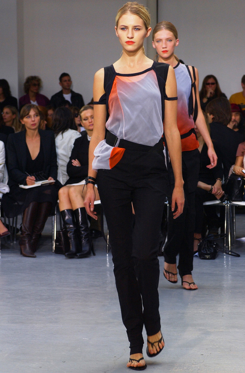 Helmut Lang fashion show for Spring/Summer 2003