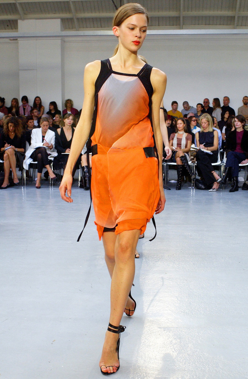 Helmut Lang fashion show for Spring/Summer 2003