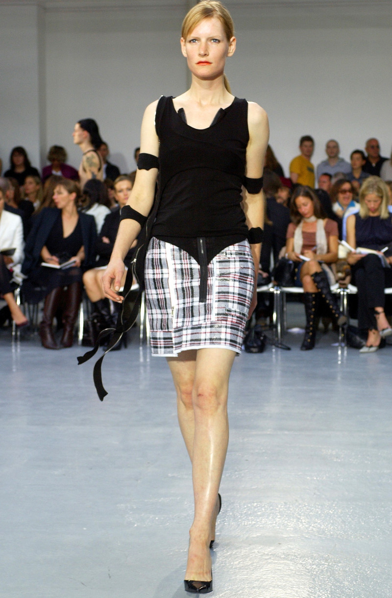 Helmut Lang fashion show for Spring/Summer 2003