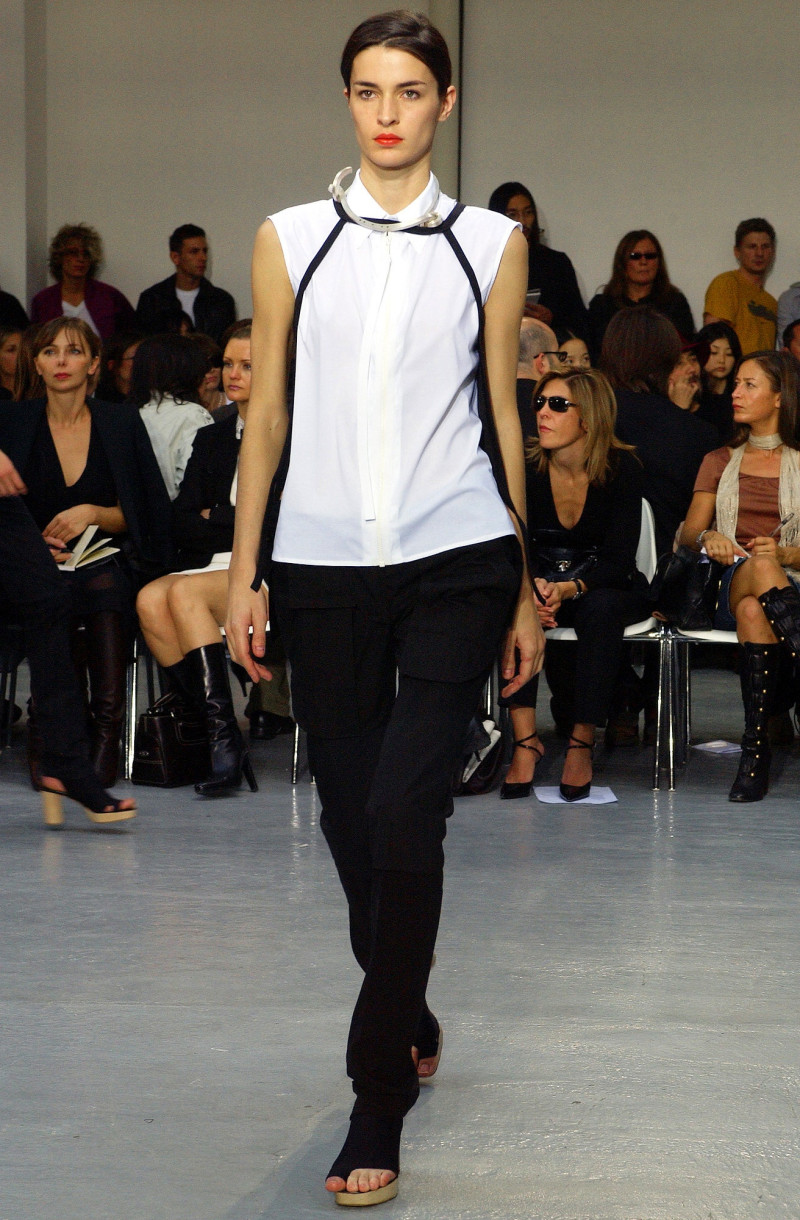 Helmut Lang fashion show for Spring/Summer 2003