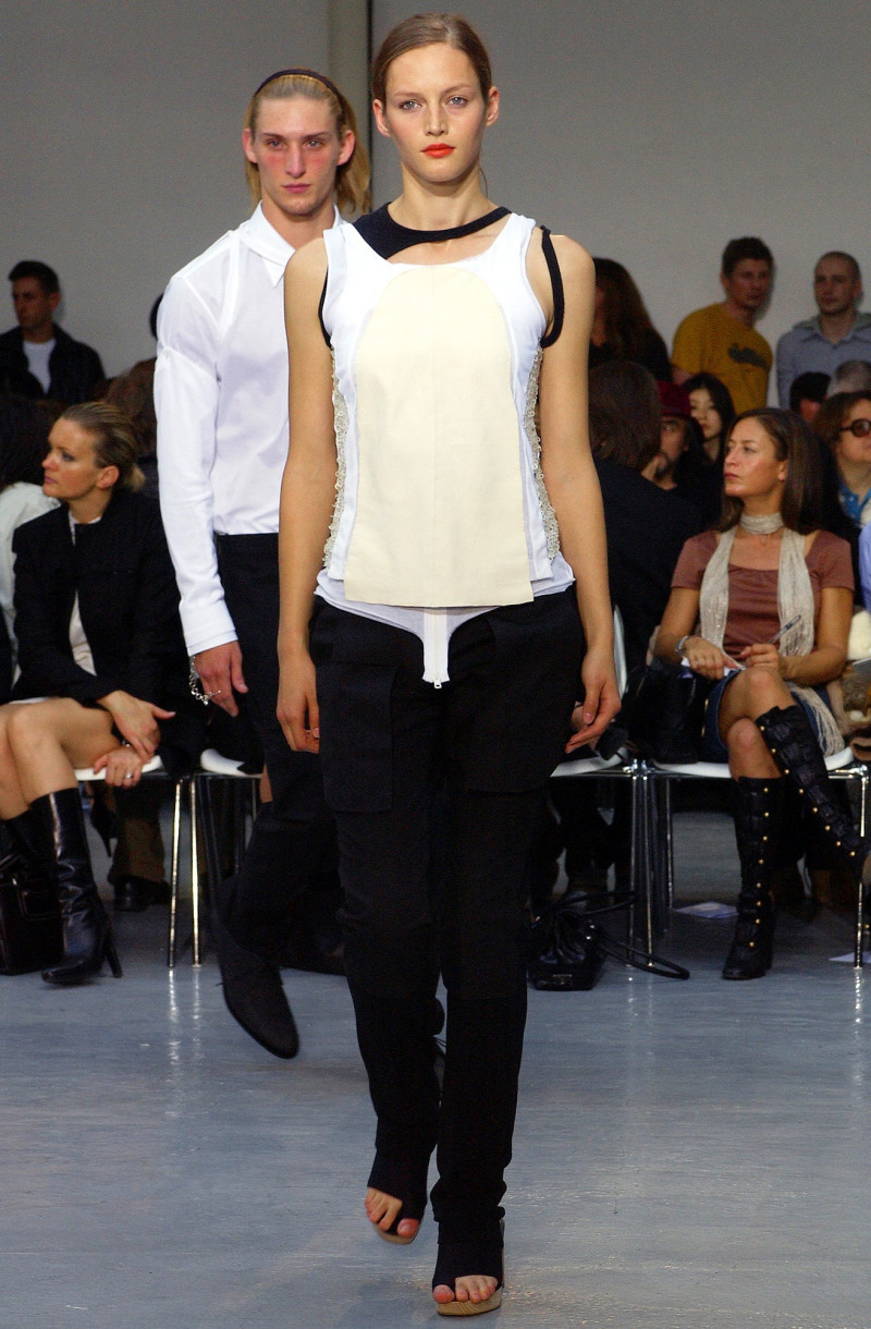 Helmut Lang fashion show for Spring/Summer 2003