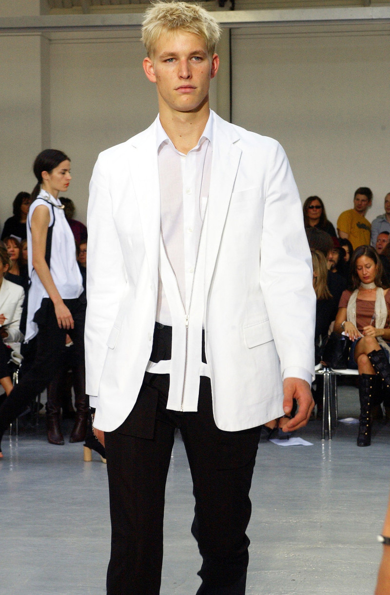 Helmut Lang fashion show for Spring/Summer 2003