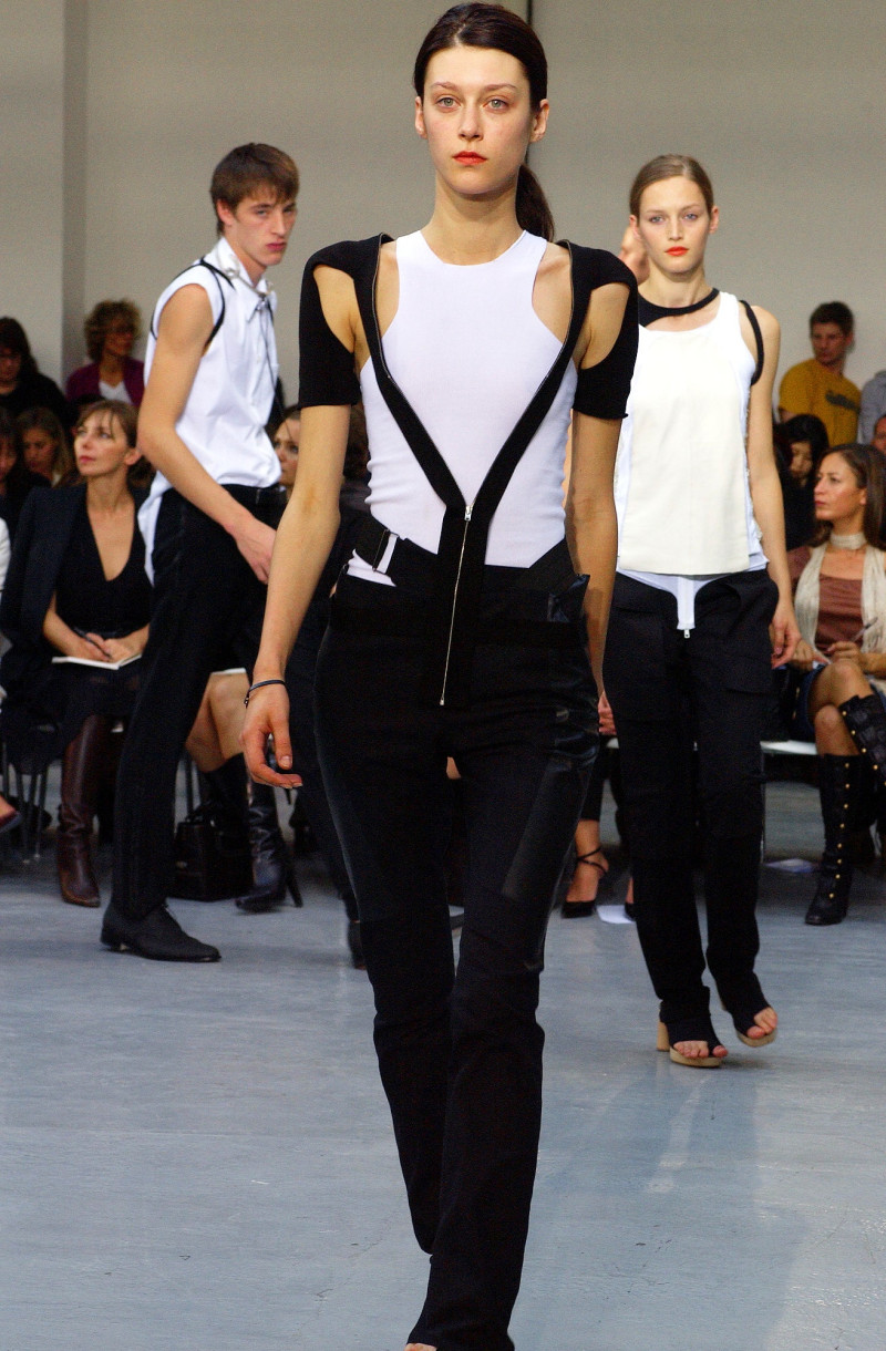 Helmut Lang fashion show for Spring/Summer 2003