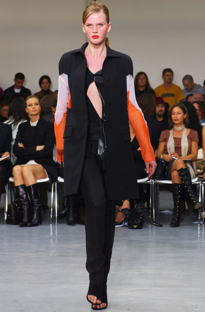 Helmut Lang fashion show for Spring/Summer 2003