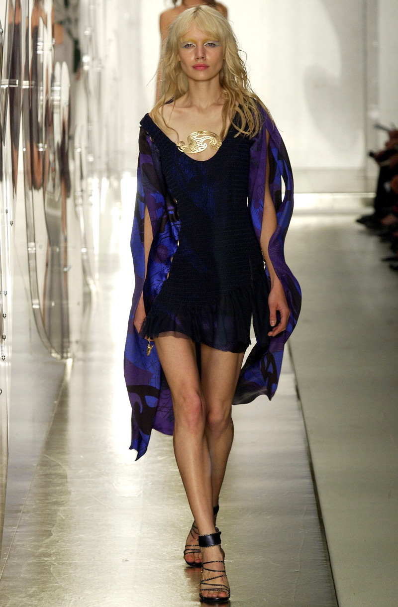 Fendi fashion show for Spring/Summer 2003
