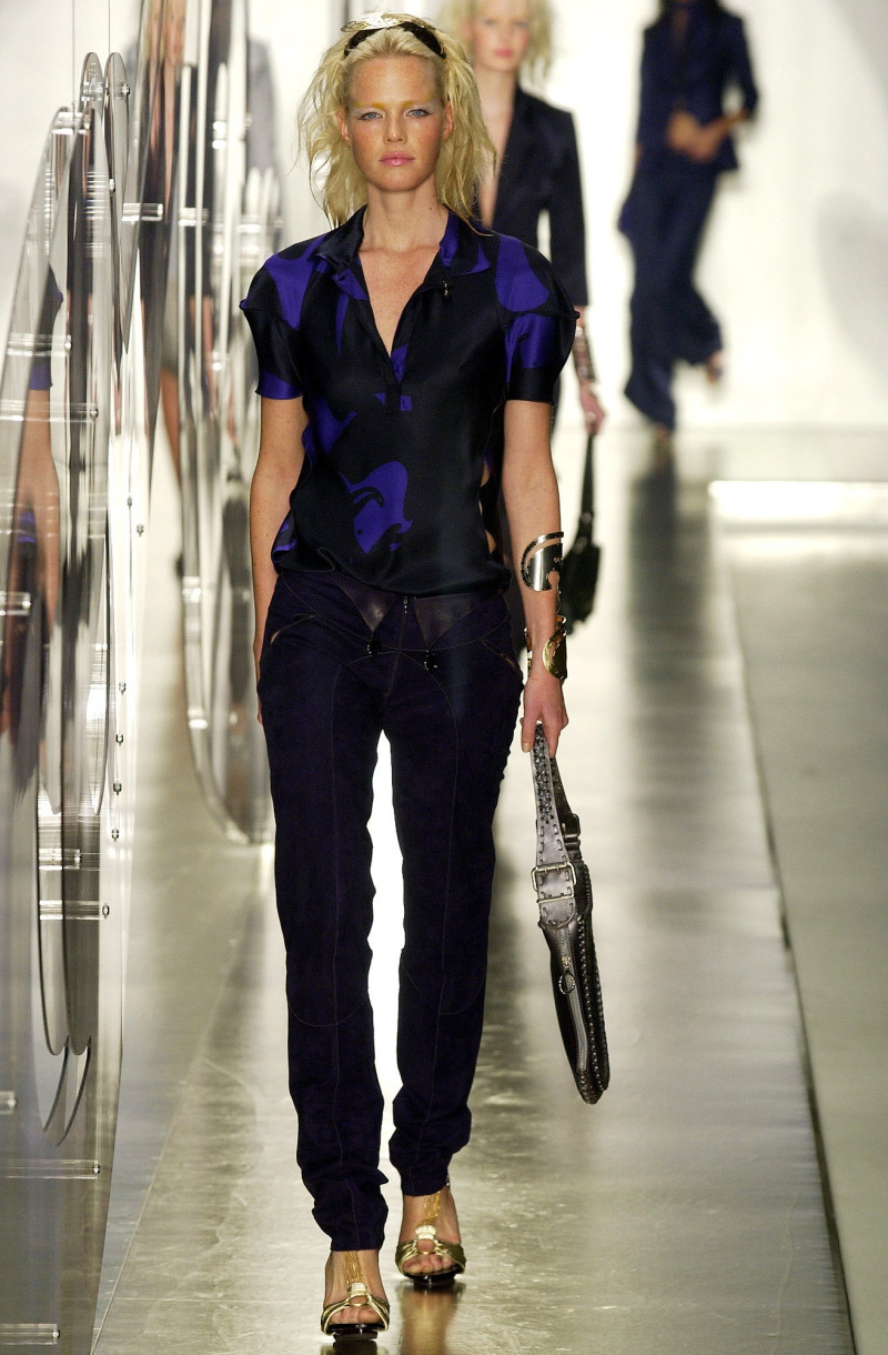 Fendi fashion show for Spring/Summer 2003