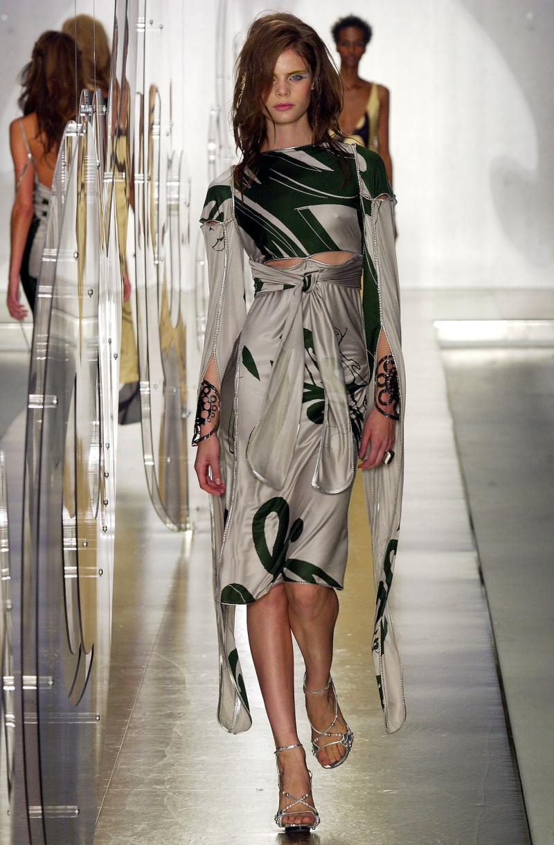 Fendi fashion show for Spring/Summer 2003