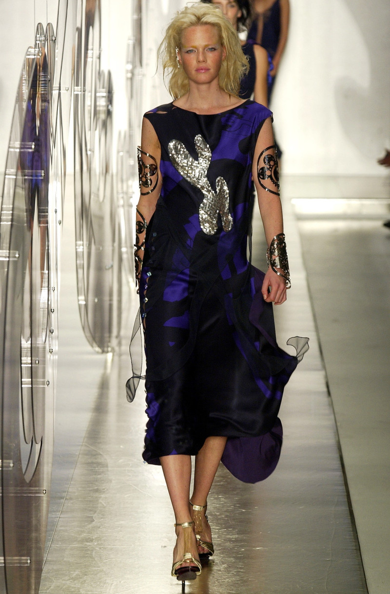 Fendi fashion show for Spring/Summer 2003