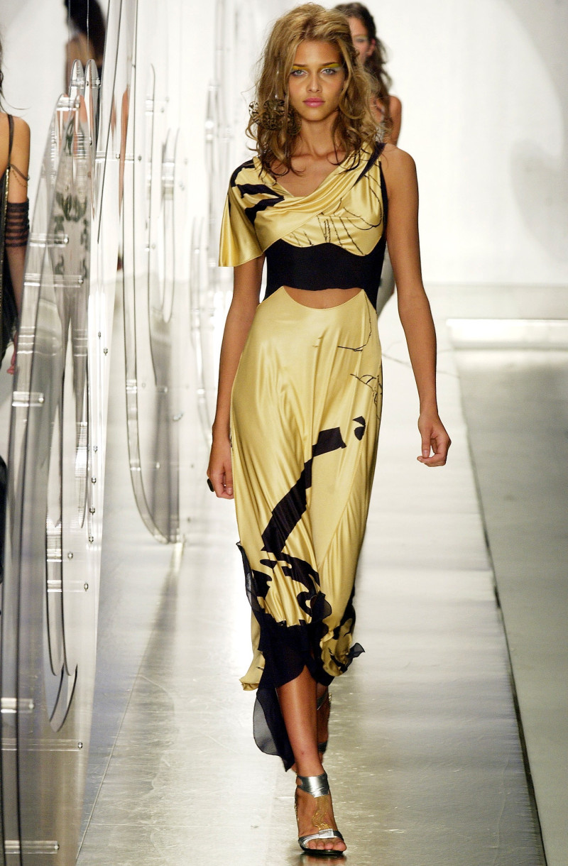Fendi fashion show for Spring/Summer 2003
