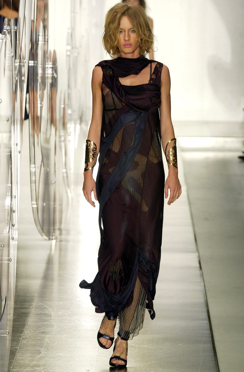 Fendi fashion show for Spring/Summer 2003