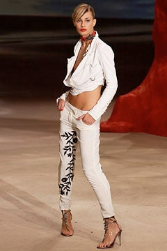 Emanuel Ungaro fashion show for Spring/Summer 2003