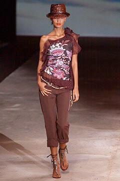 Emanuel Ungaro fashion show for Spring/Summer 2003