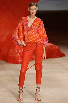 Emanuel Ungaro fashion show for Spring/Summer 2003