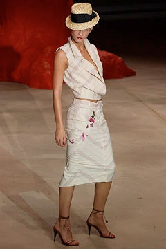 Emanuel Ungaro fashion show for Spring/Summer 2003