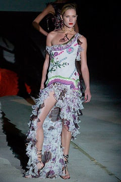 Emanuel Ungaro fashion show for Spring/Summer 2003