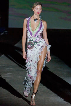 Emanuel Ungaro fashion show for Spring/Summer 2003
