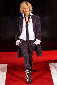 Dolce & Gabbana fashion show for Spring/Summer 2003