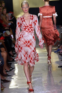 Donna Karan New York fashion show for Spring/Summer 2003