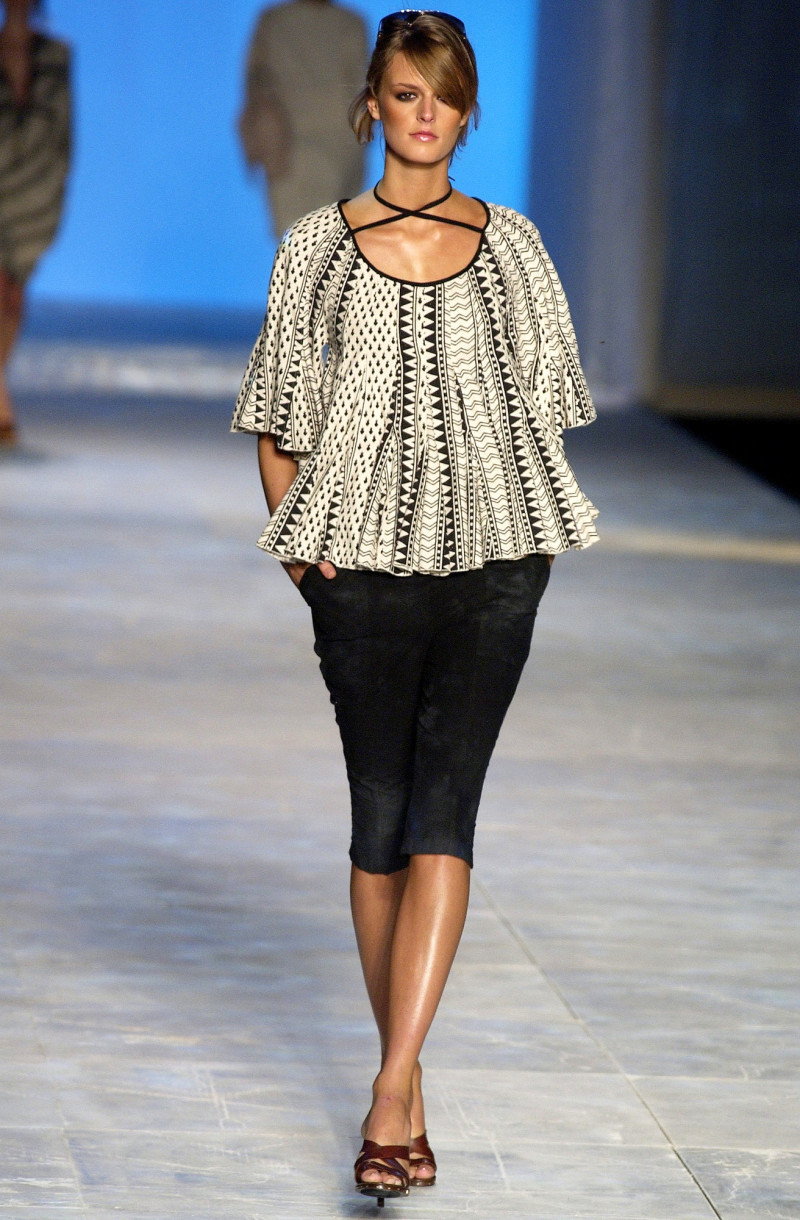 Chloe fashion show for Spring/Summer 2003