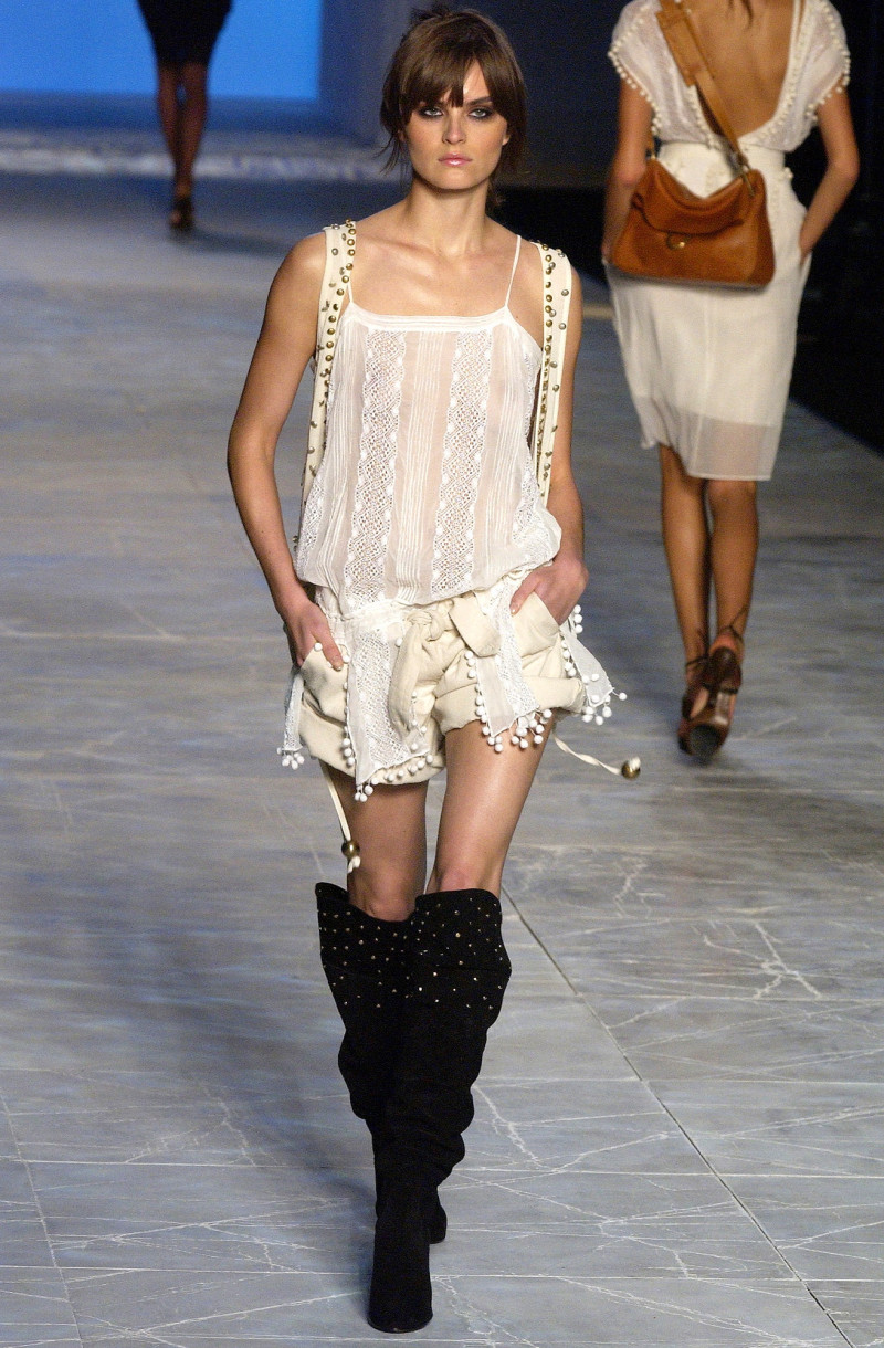 Chloe fashion show for Spring/Summer 2003