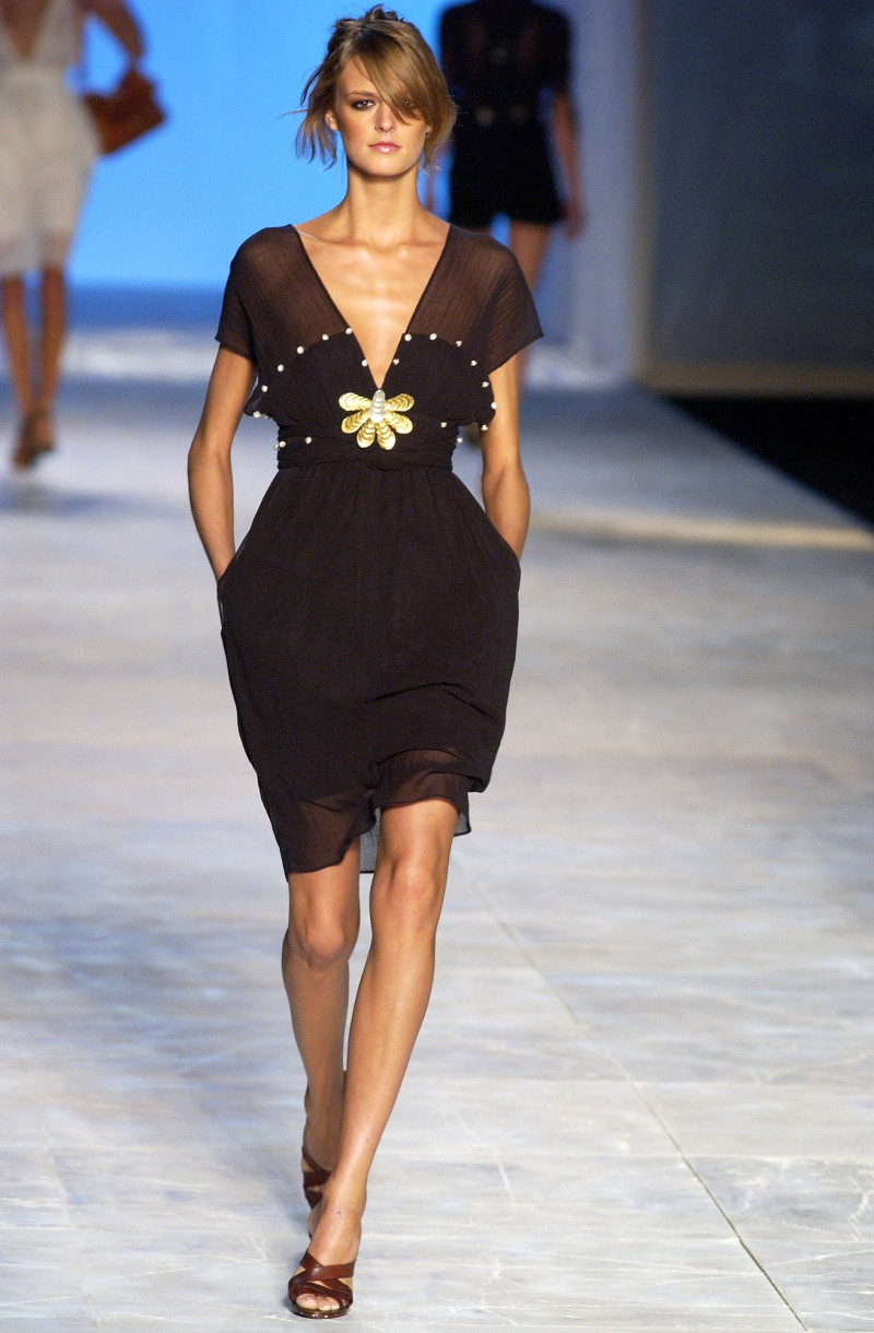 Chloe fashion show for Spring/Summer 2003
