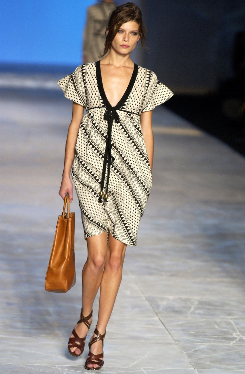 Chloe fashion show for Spring/Summer 2003
