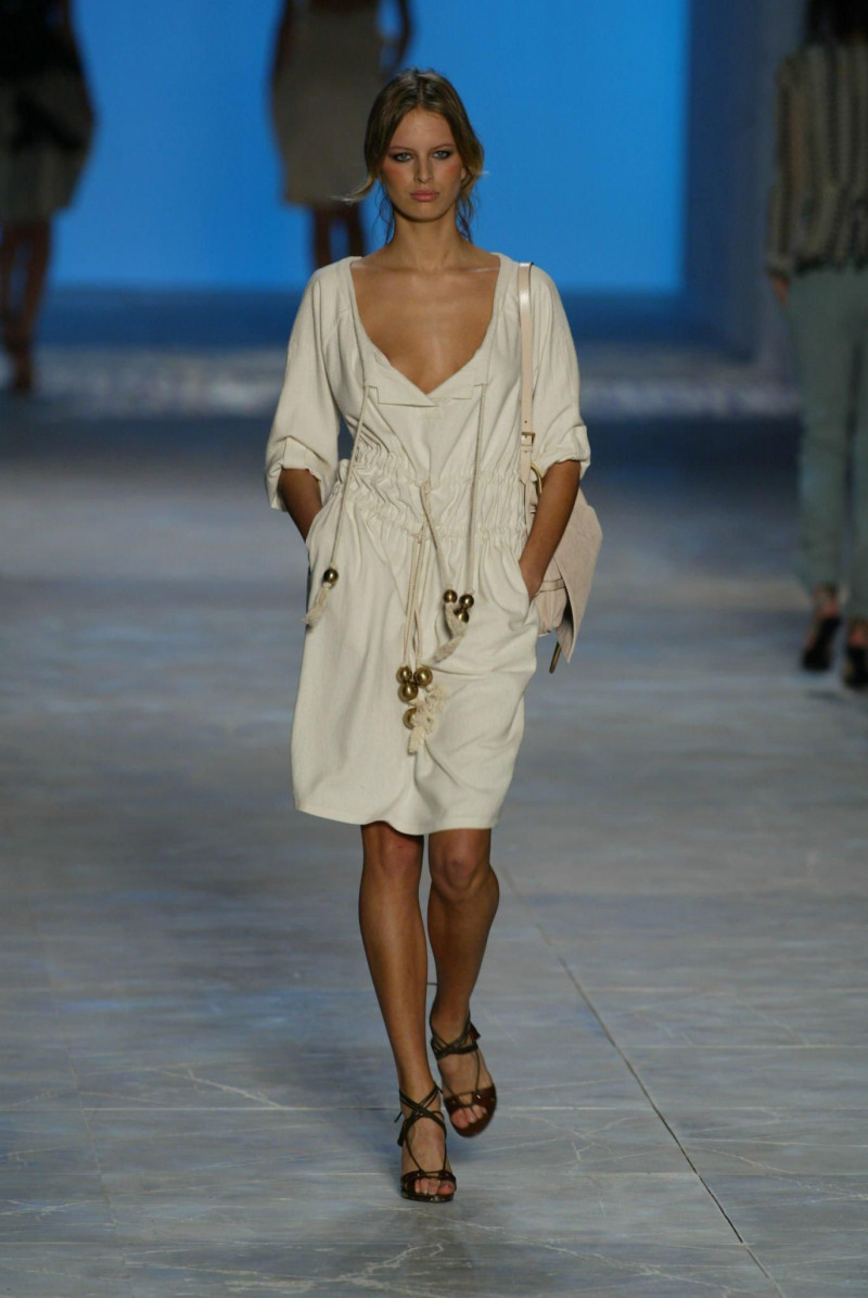 Karolina Kurkova featured in  the Chloe fashion show for Spring/Summer 2003