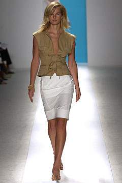 Anne Klein fashion show for Spring/Summer 2003
