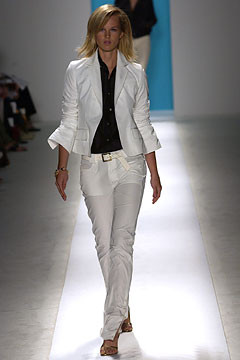 Anne Klein fashion show for Spring/Summer 2003
