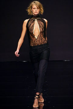Alessandro Dell\'Acqua fashion show for Spring/Summer 2003