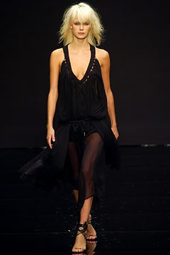 Alessandro Dell\'Acqua fashion show for Spring/Summer 2003
