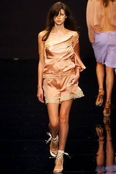 Alessandro Dell\'Acqua fashion show for Spring/Summer 2003