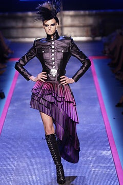 Givenchy Haute Couture fashion show for Autumn/Winter 2002