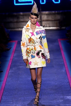 Givenchy Haute Couture fashion show for Autumn/Winter 2002