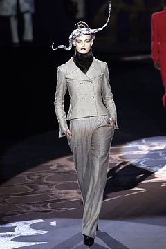 Valentino Couture fashion show for Autumn/Winter 2002