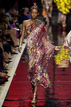 Emanuel Ungaro Haute-Couture fashion show for Autumn/Winter 2002