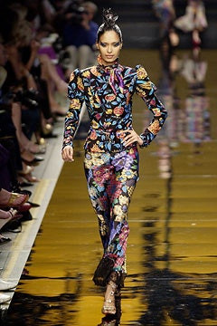 Emanuel Ungaro Haute-Couture fashion show for Autumn/Winter 2002