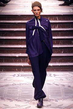 Yohji Yamamoto fashion show for Autumn/Winter 2002